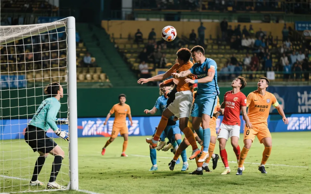 补时最后阶段的定位球对抗，禁区内人群争顶与门前混战的瞬间